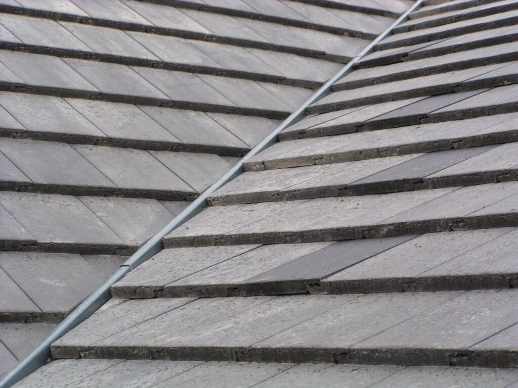 How Filon Installation Ensures a Leak-Free Roof with Correct Valley Trough image