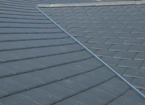 Valley trough underneath tiles Valley trough underneath tiles